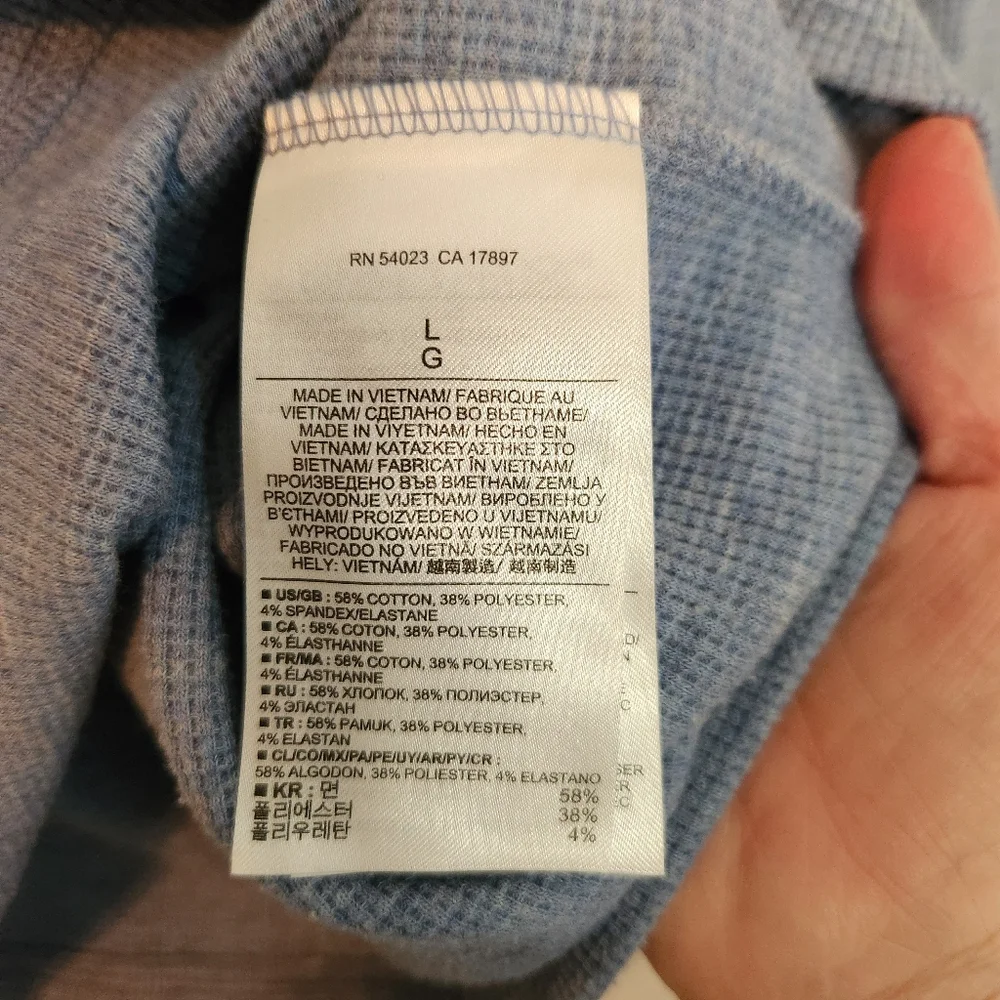 Banana Republic Light Blue Waffle Knit Long Sleeve‎ T-Shirt, Size L